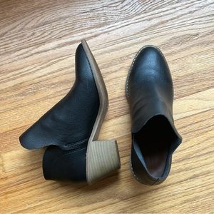 Faux-leather black booties